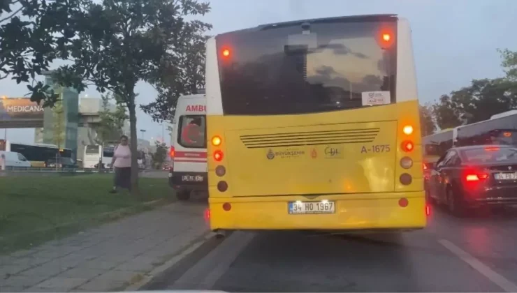 Şişli’de Ambulans Trafikte Mahsur Kaldı